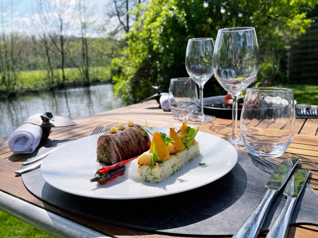 Repas au restaurant du Moulin de Fourges