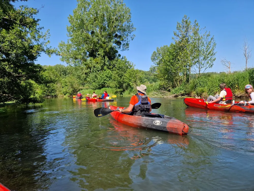 Canoë-kayak dans la vallée verdoyante de l’Epte